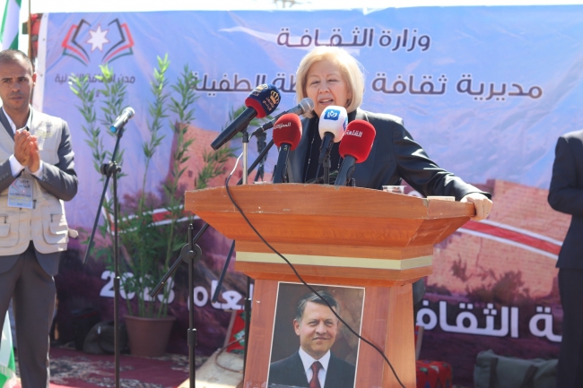 وزيرة الثقافة تطلق فعاليات الحسا مدينة الثقافة الأردنية