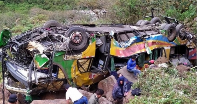 مصرع 17 شخصا بحادث تدهور حافلة في بنغلادش