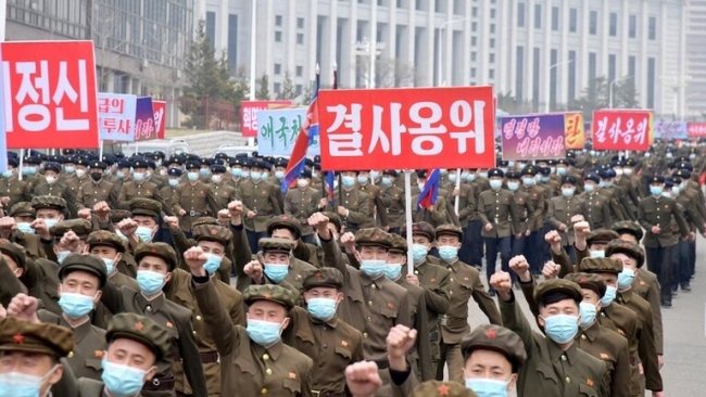 كوريا الشمالية تنظم مسيرة ضد التدريبات العسكرية المشتركة بين سيئول وواشنطن