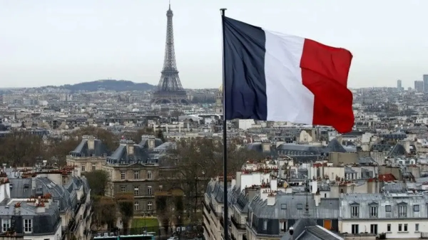 فرنسا ترفع الحد الأدنى للأجور لـ12.73 دولارا في الساعة