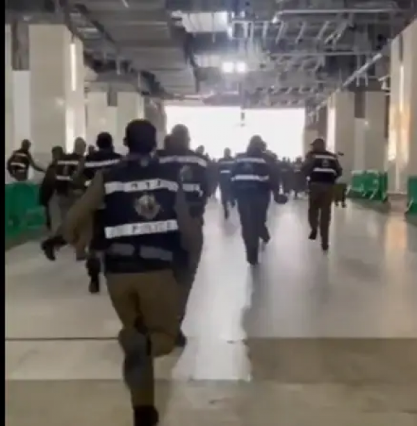 بعد إتمام مهمة خدمة المعتمرين .. شاهد فرحة رجال الأمن في مكة المكرمة