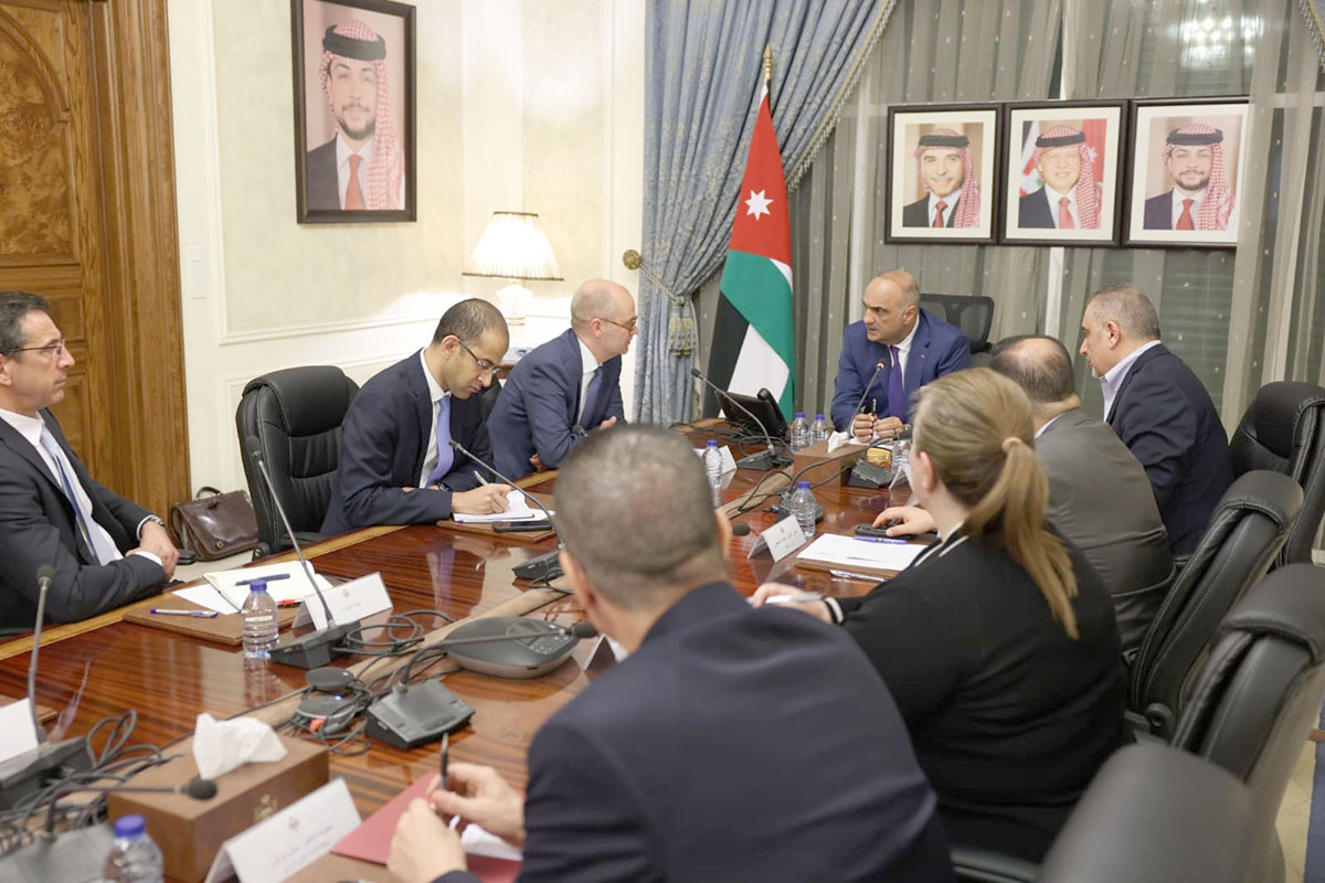 رئيس الوزراء يلتقي رئيس بعثة صندوق النقد الدولي للأردن