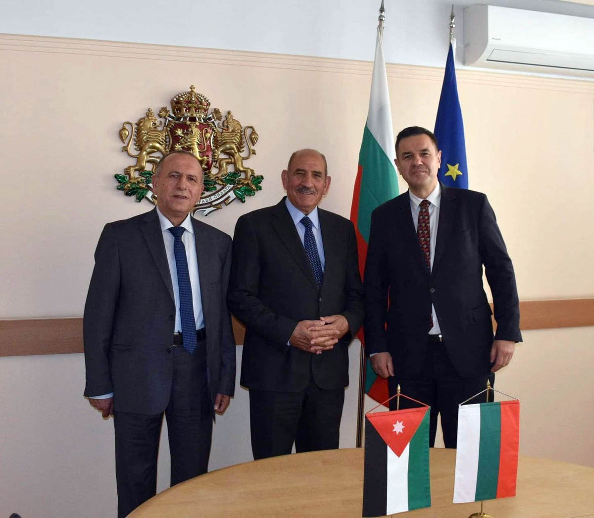 الذنيبات يبحث في بلغاريا التعاون في صناعة الأسمدة الفوسفاتية