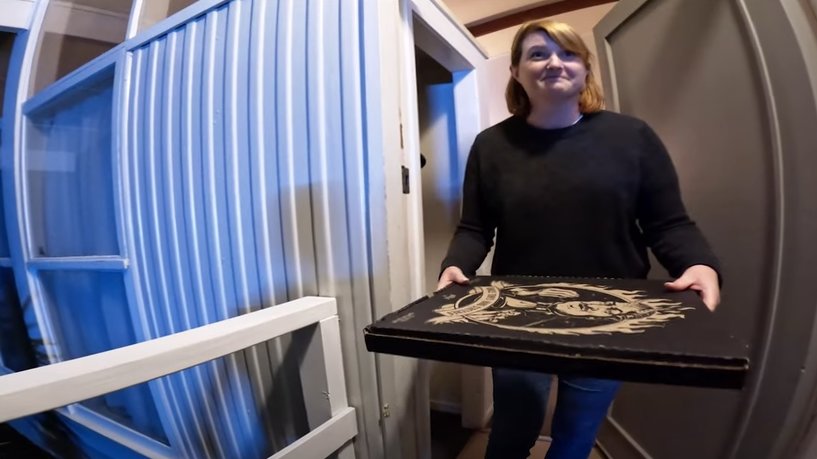 الدفع بعد الوفاة.. عرض غريب لشركة بيتزا عالميه مقرها نيوزيلندا ( فيديو )