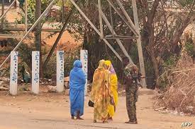 السودان : اغتصاب جماعي بالتناوب في نقطة تفتيش عسكرية .. قصص مقززة ترويها الصحايا