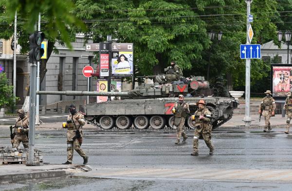 بوريل: أزمة «فاغنر» تظهر أن حرب أوكرانيا تؤدي إلى تصدع السلطة الروسية