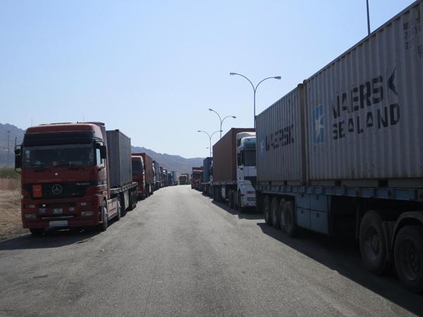 دراسة رسوم عبور الشاحنات بين الأردن وسوريا والعراق ولبنان