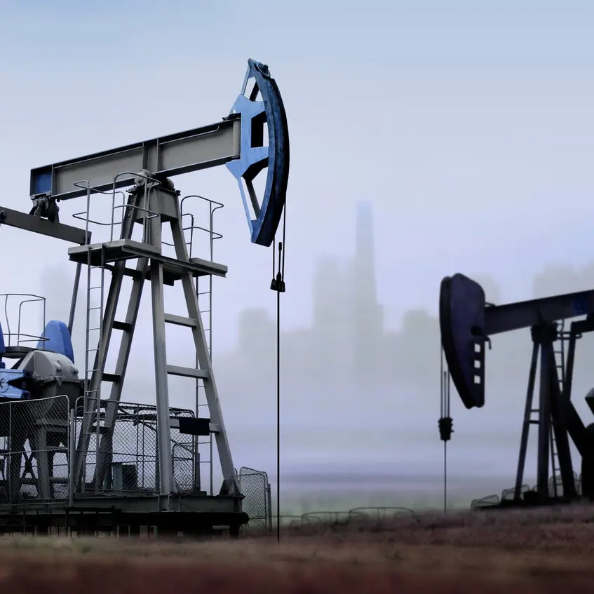 النفط يتجه لتحقيق مكاسب للأسبوع الرابع على التوالي