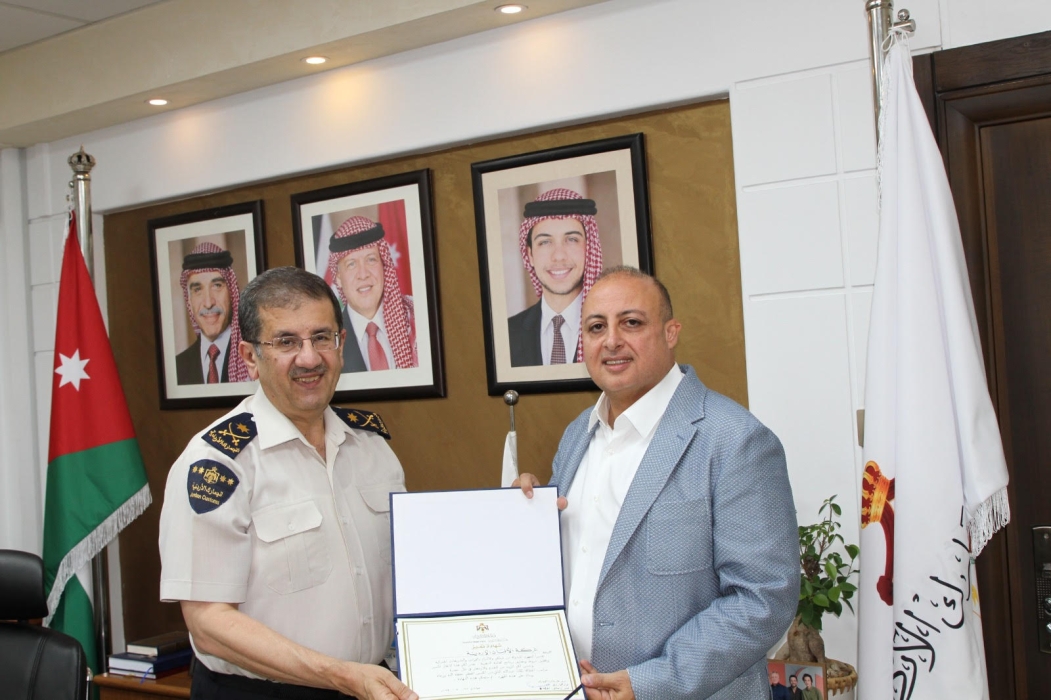 الألبان الأردنية  المها  تحوز على شهادة  القائمة الذهبية من الجمارك الاردنية