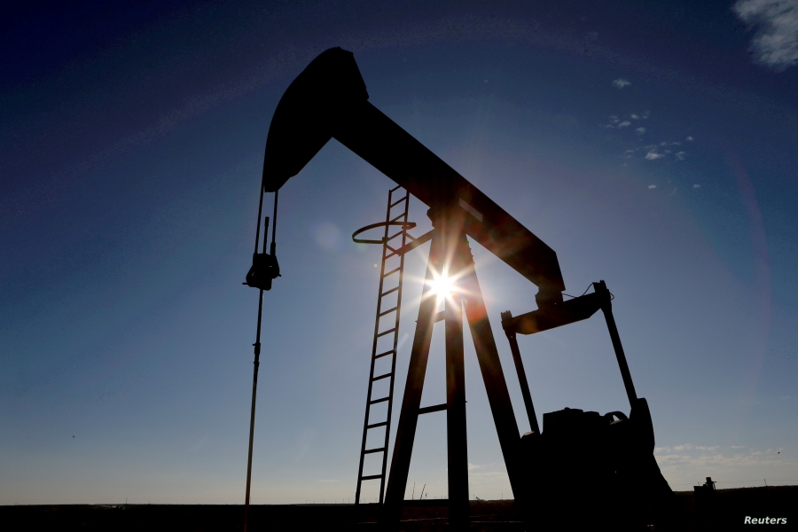 انخفاض أسعار النفط عالميًا