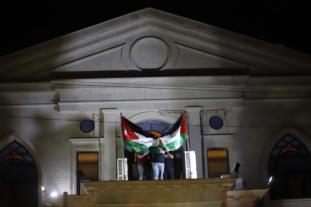 الكاثوليكي ينظم وقفة صلاة وإضاءة شموع من أجل السلام في غزة