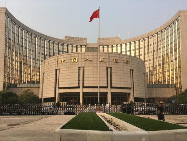 الصين توسع الطلب المحلي لتفادي المخاطر المالية