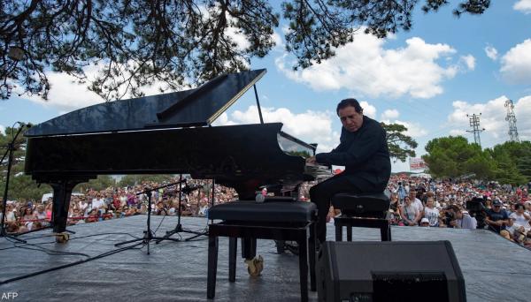 سويسرا .. معاقبة عازف بيانو تركي انتقد الاحتلال الإسرائيلي