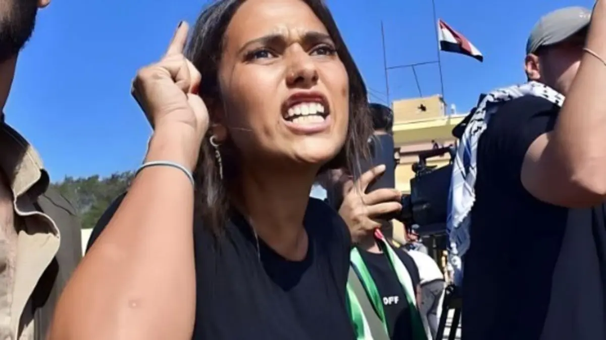 ما لا تعرفه عن فتاة شغلت المصريين برفح