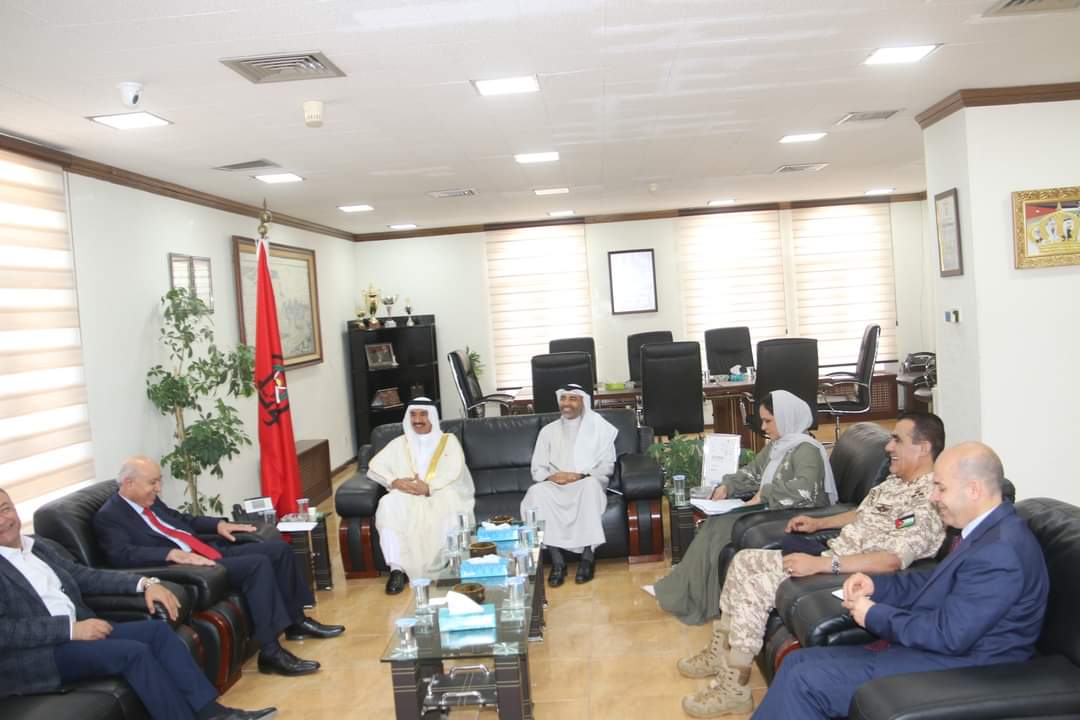 السفير البحريني يزور جامعة مؤتة