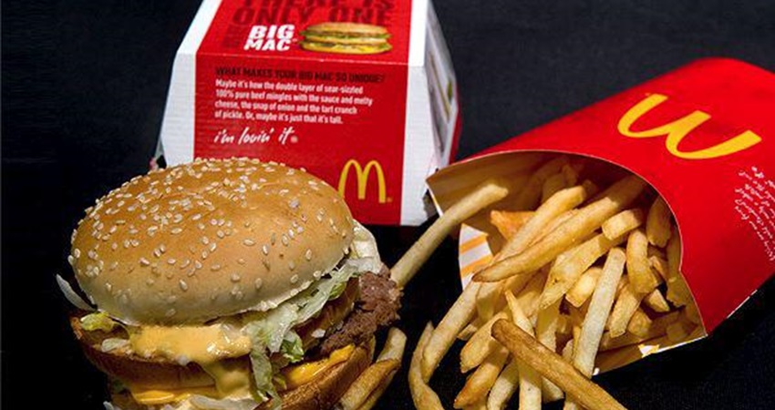 واشنطن بوست: ماكدونالدز أصبحت بؤرة توتر جديدة بسبب حرب غزة