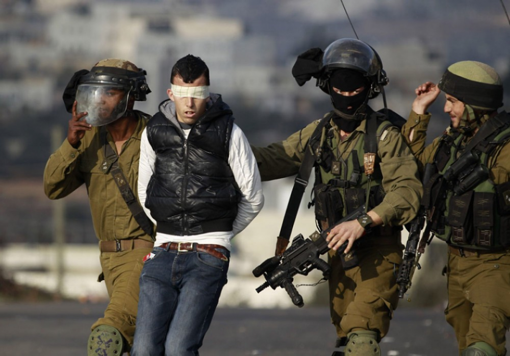 الاحتلال الإسرائيلي يعتقل نحو 1900 من أبناء الضفة الغربية