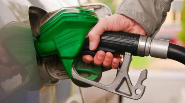 الحكومة: ارتفاع أسعار البنزين وانخفاض السولار والكاز عالميا