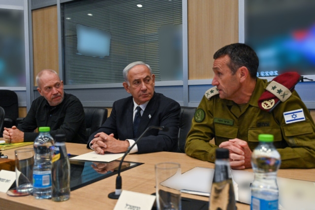 الاعلام الاسرائيلي :تدهور  العلاقات بين المستويين  العسكري والسياسي  في اسرائيل