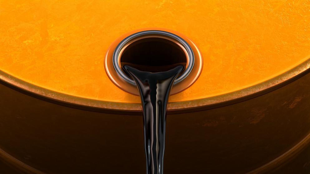 أسعار النفط تتراجع وسط ارتفاع مخزونات الخام الأميركية