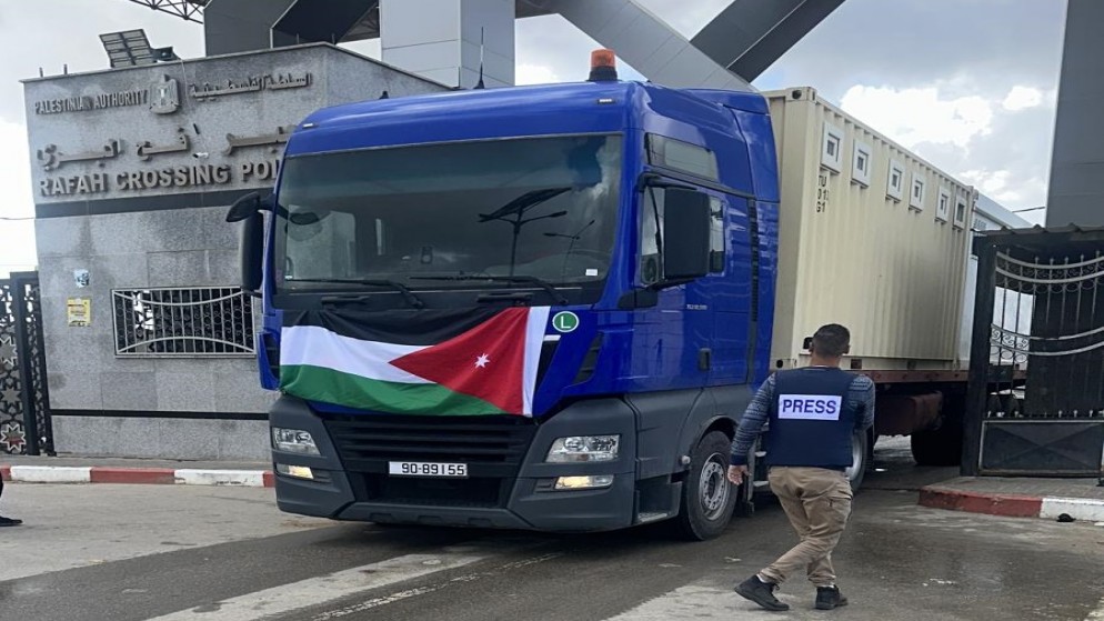 كوادر طبية و40 شاحنة مساعدات أردنية تصل غزة