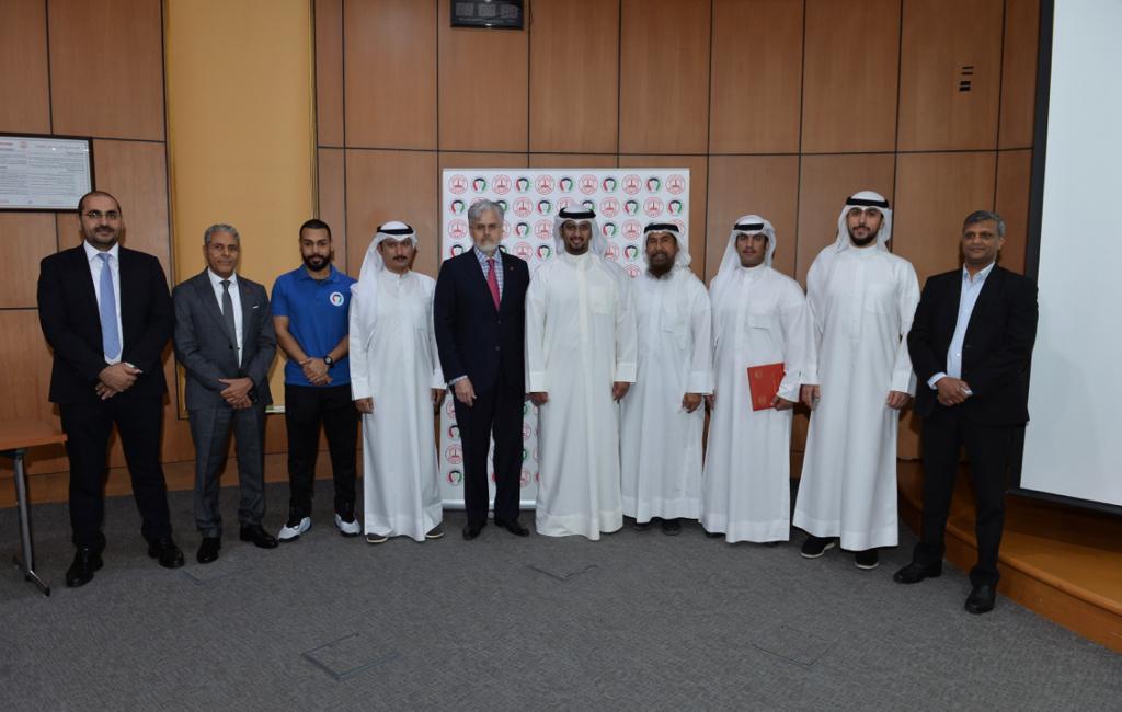 اتفاقية ثنائية للتعاون بين شركة الساير القابضة والنادي الكويتي للخماسي الحديث.