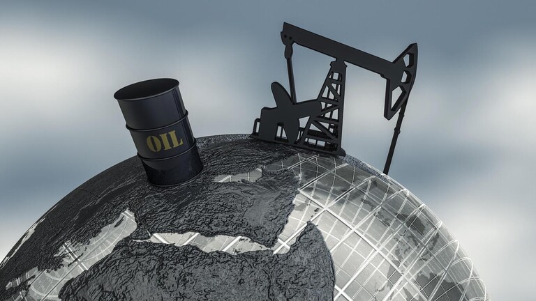 أسعار النفط تواصل انخفاضها بعد تأجيل اجتماع أوبك+