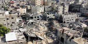 الاحتلال يستهدف ميدان فلسطين ومحيط المستشفى المعمداني وسط غزة