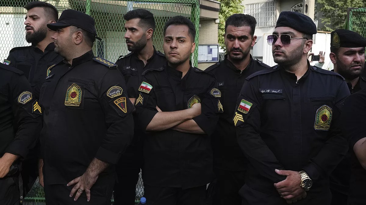 مقتل 12 شرطيا إيرانيا بهجوم في جنوب شرق البلاد