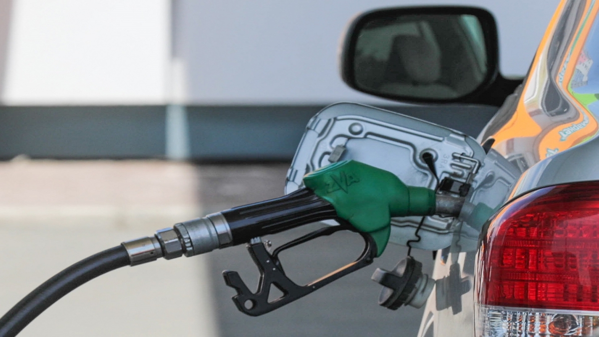 الحكومة: ارتفاع أسعار البنزين بنوعيه 4.6  4.8 عالميا