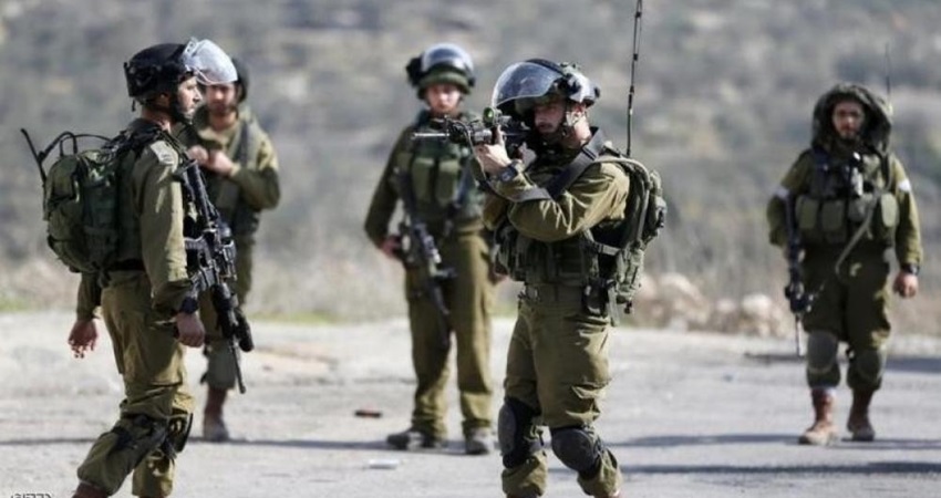 جندي إسرائيلي يستيقظ مذعوراً ويطلق النار على رفاقه