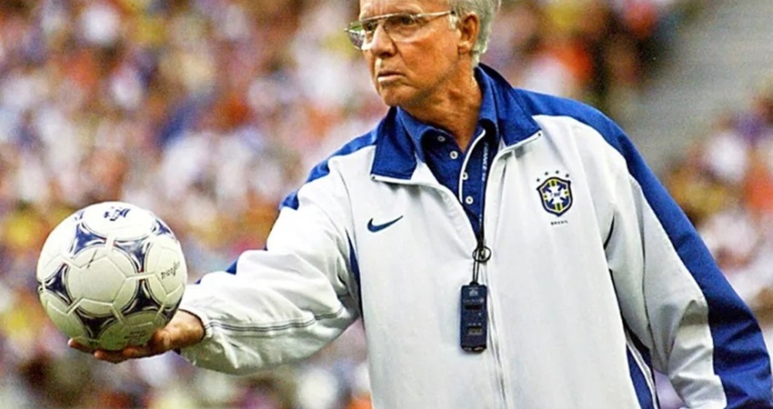 وفاة أيقونة برازيلية لكرة القدم.. من هو ماريو زاغالو؟
