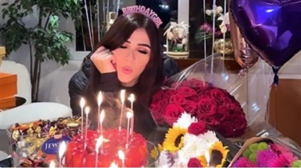 أحمد العوضي يحتفل بعيد ميلاد ياسمين عبدالعزيز على طريقته الخاصة
