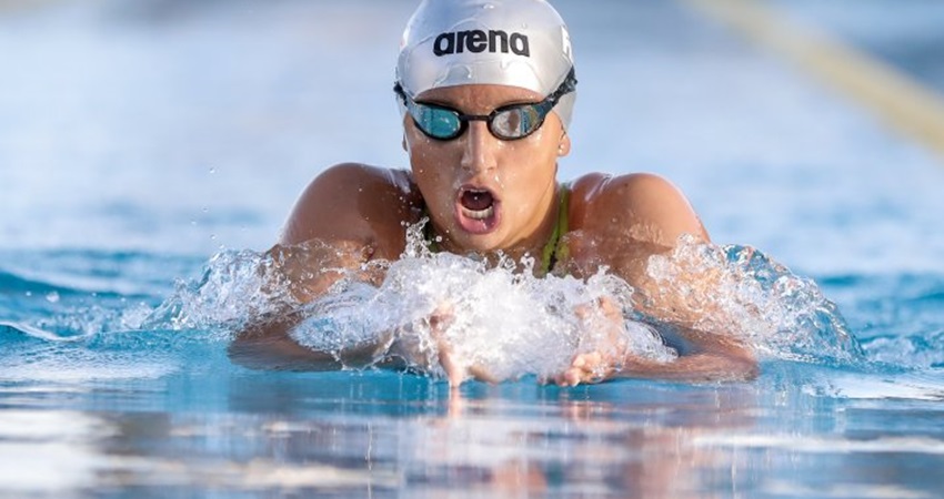 منتخب السباحة يحصد 16 ميدالية في البطولة العربية
