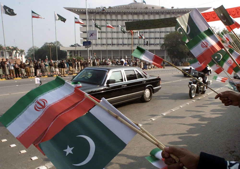 إيران وباكستان تتفقان على عودة سفيري البلدين إلى ممارسة مهامهما الدبلوماسية