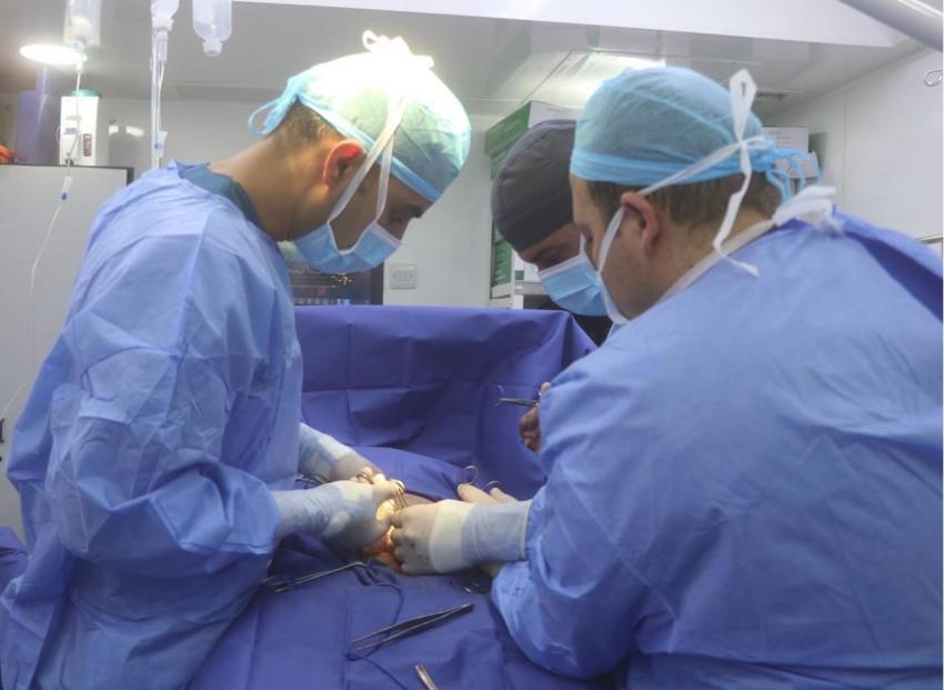 المستشفى الميداني الأردني نابلس١ يجري عملية جراحية ( صور )