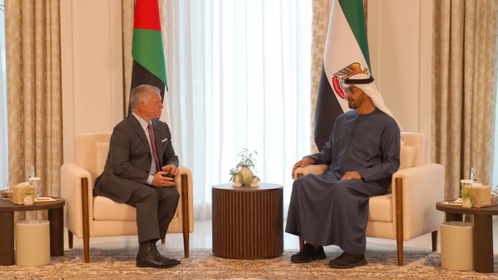 الملك وولي العهد يستقبلان رئيس دولة الإمارات لدى وصوله عمان