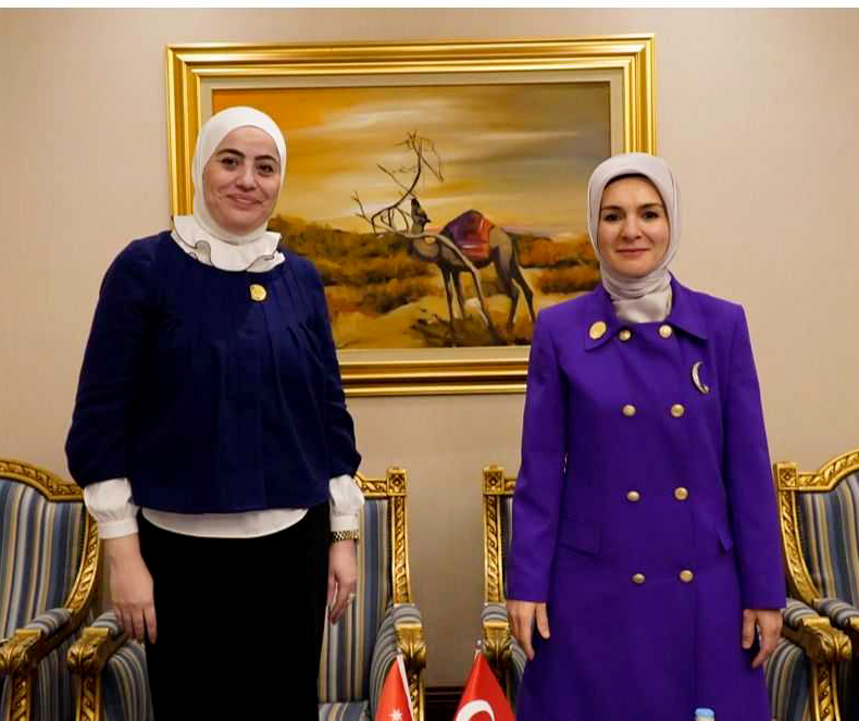 بني مصطفى تلتقي وزيرة الأسرة والخدمات الاجتماعية التركية
