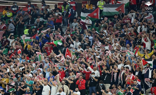 الدوحة: نشاط ملحوظ للجماهير الأردنية والاهازيج والاعلام ترتفع