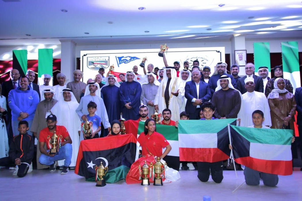 التادي‭ ‬البحري‭ ‬الكويتي يحتفل‭ ‬بختام‭ ‬البطولة‭ ‬العربية‭ ‬للشراع‭ ‬وسط‭ ‬احتكار‭ ‬الإمارات‭ ‬والبحرين‭ ‬وعمان‭ ‬للمراكز‭ ‬الأولى‭ ‬