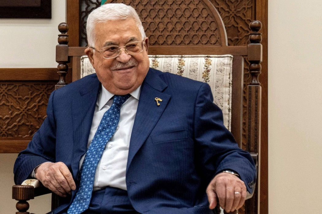 عباس لـ«الشرق الأوسط»: غزة مسؤولية السلطة الفلسطينية وسنتحرك فور وقف العدوان