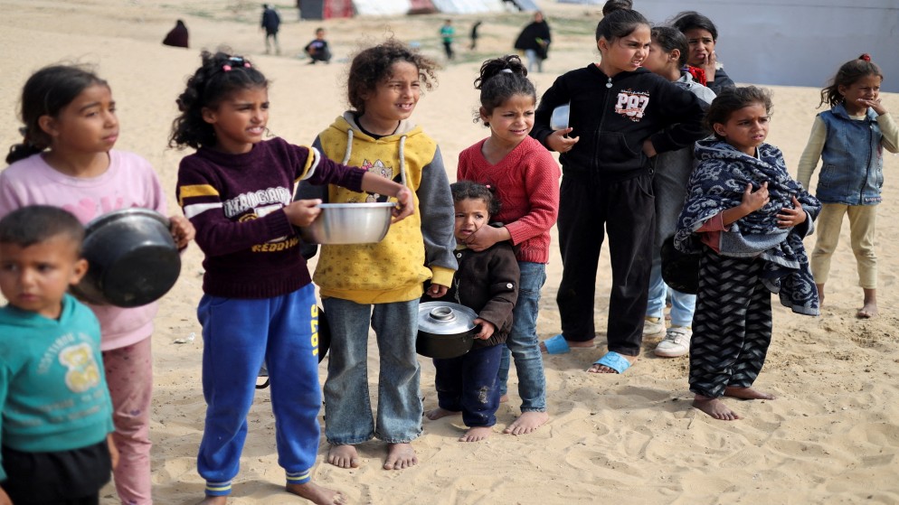 استشهاد  6 اطفال في غزة بسبب سوء التغذيه والجفاف