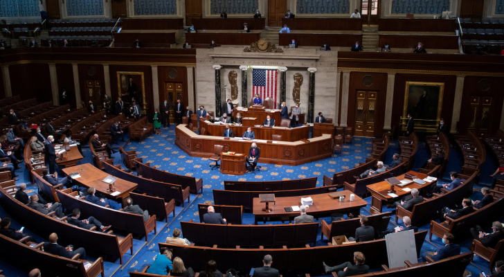 النواب الأميركي يصوت لصالح تجنب إغلاق المؤسسات الحكومية الفدرالية