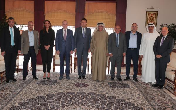 الصفدي يلتقي رئيس غرف التجارة والصناعة الإماراتي ويؤكد أهمية تعزيز التبادل التجاري