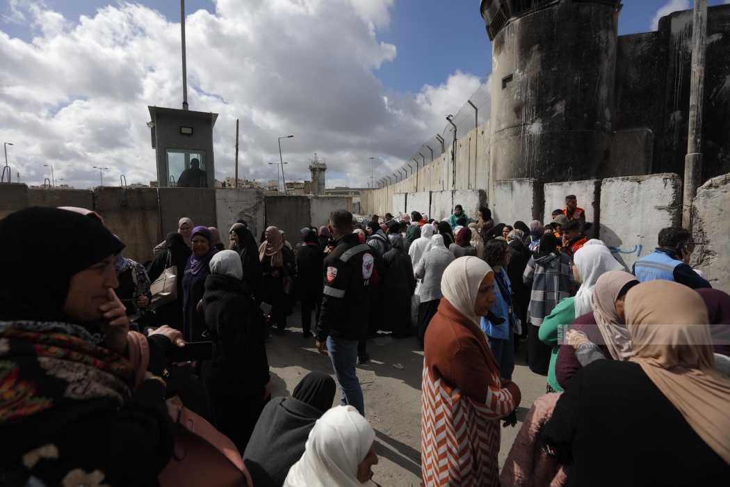 منع الالاف من الفلسطينين  في الضفة من  صلاة  الجمعه في المسجد الاقصى