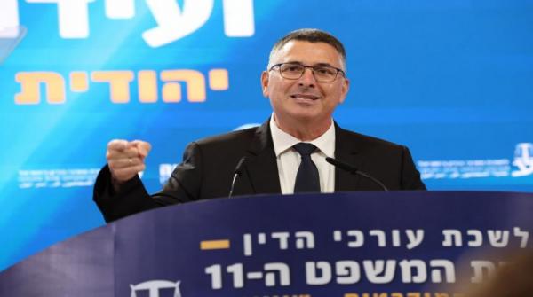 الوزير الإسرائيلي ساعر يستقيل من حكومة الطوارئ