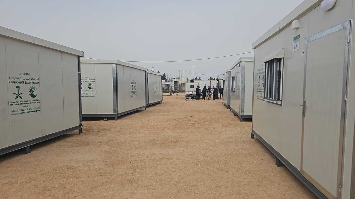 تدشين مشروع كرافانات في مخيم الزعتري