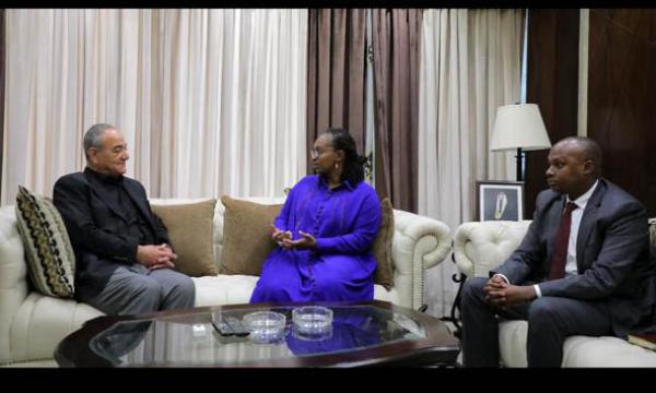العين الهندي يبحث مع سفيرة رواندا العلاقات الثنائية