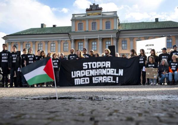 السويد: ناشطون يهود يطالبون بوقف تجارة الأسلحة مع إسرائيل