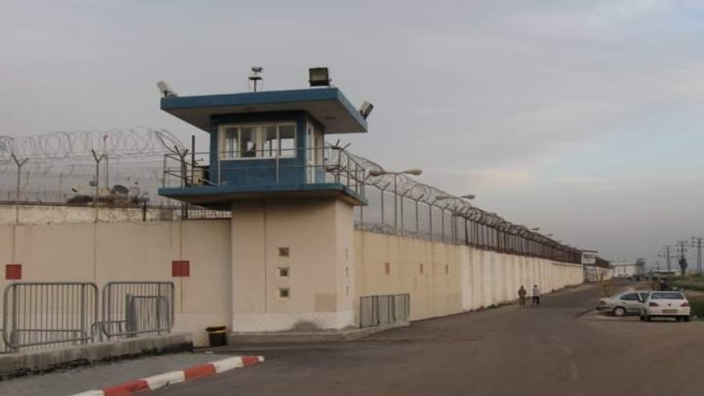 سجون الاحتلال تواصل سياسة التنكيل والعقوبات على الأسيرات
